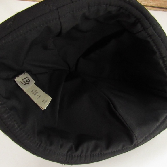 UGG Black Quilt Pattern Hat w/ Pom Pom O/S - Picture 8 of 13